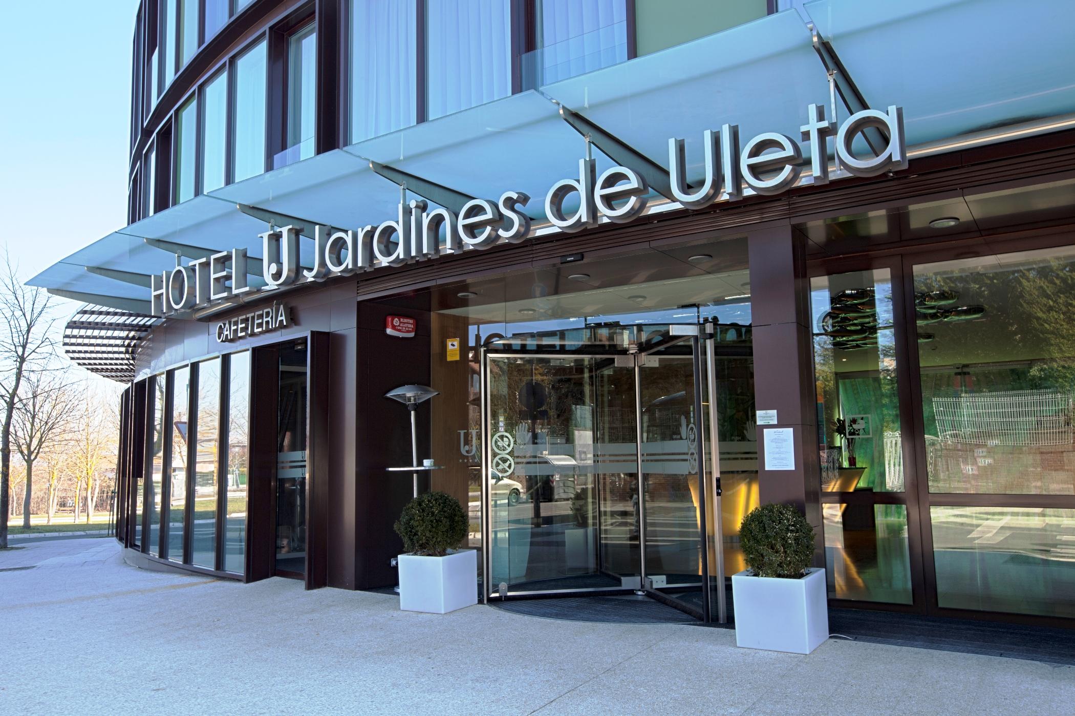 Hotel Jardines De Uleta Suites Витория Экстерьер фото