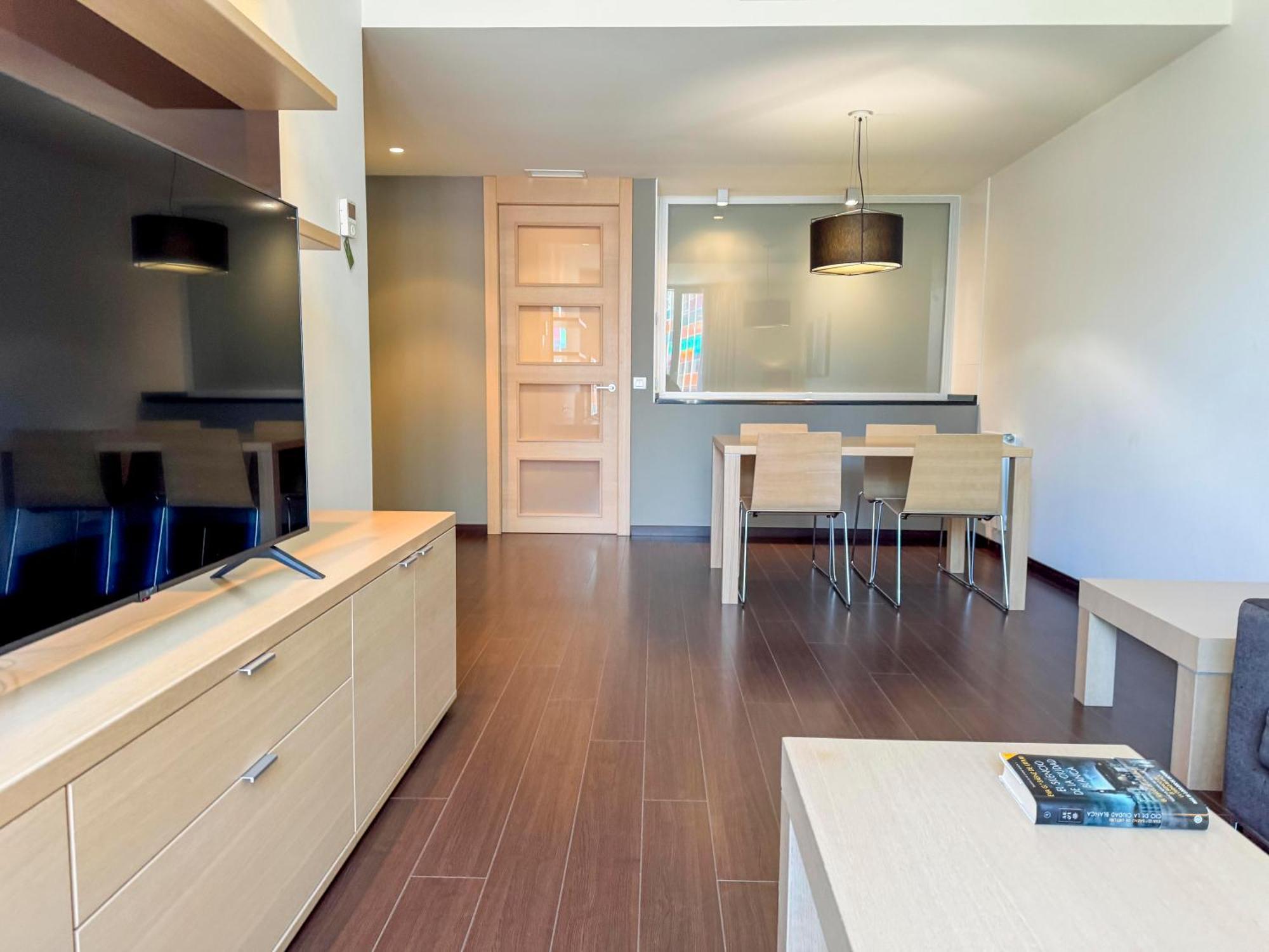 Hotel Jardines De Uleta Suites Витория Экстерьер фото