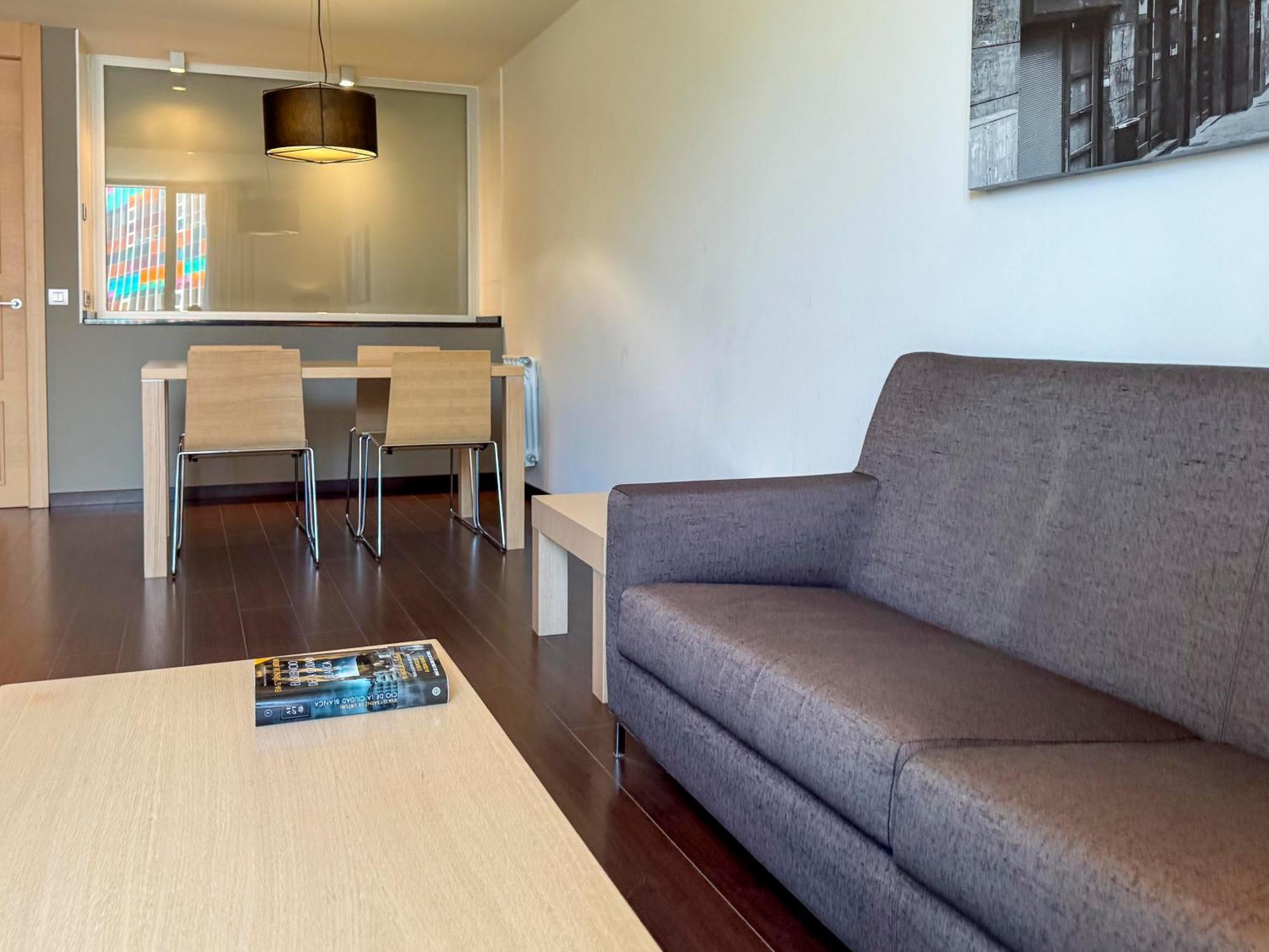 Hotel Jardines De Uleta Suites Витория Экстерьер фото
