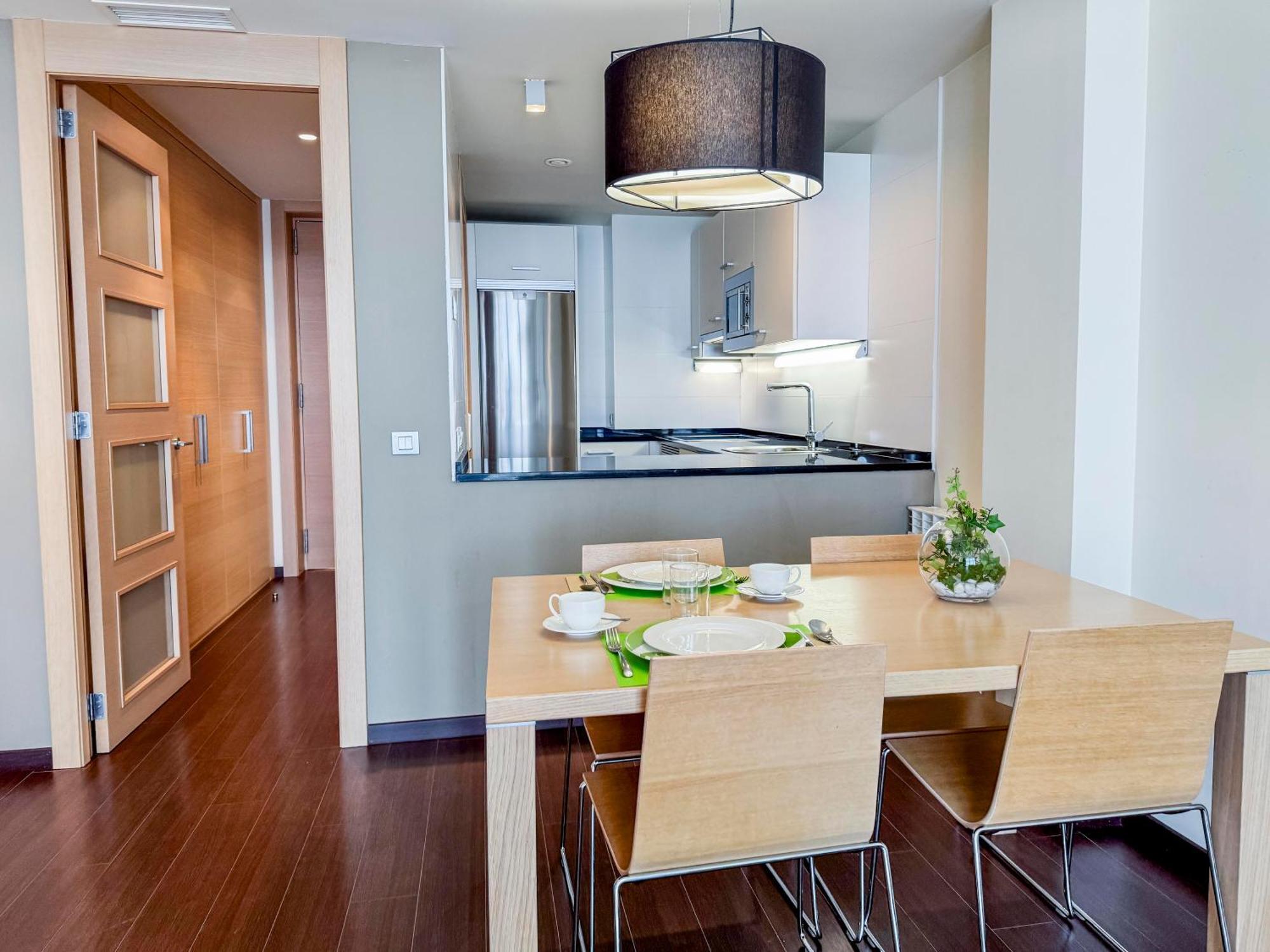 Hotel Jardines De Uleta Suites Витория Экстерьер фото